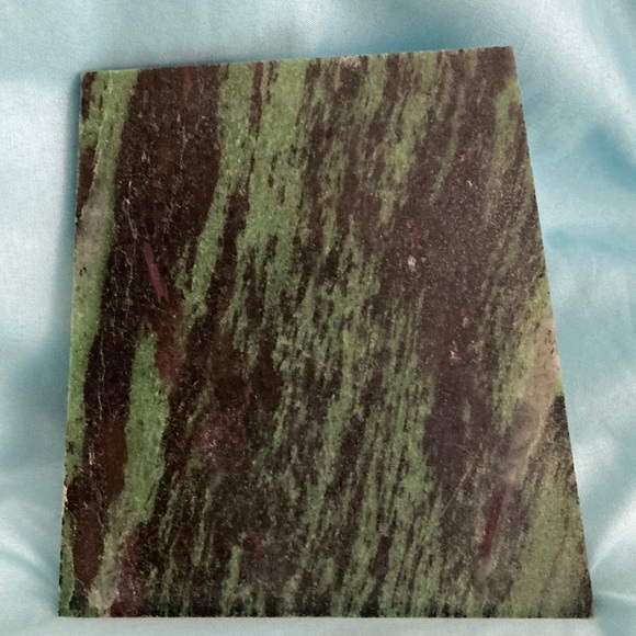 Ruby in zoisite slab. Full of ruby and sparkles. Light and dark green. - Picture 1 of 4